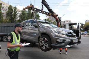 Велика евакуація: як у Києві борються з