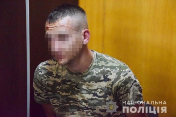 У Миколаєві затримали військового, який грабував жінок