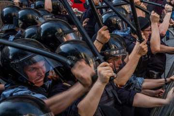В Москве на акции за честные выборы задержали уже более 600 человек