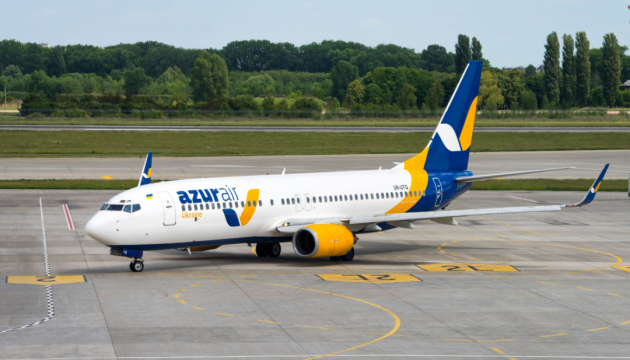 Послугами Azur Air Ukraine скористався мільйонний пасажир