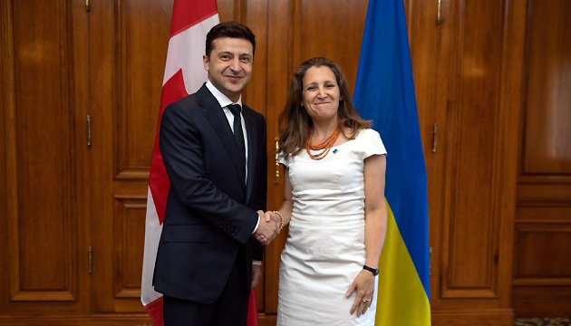 Zelensky, lors de sa rencontre avec Freeland, confirme le cap de l'Ukraine sur l'UE et l'OTAN