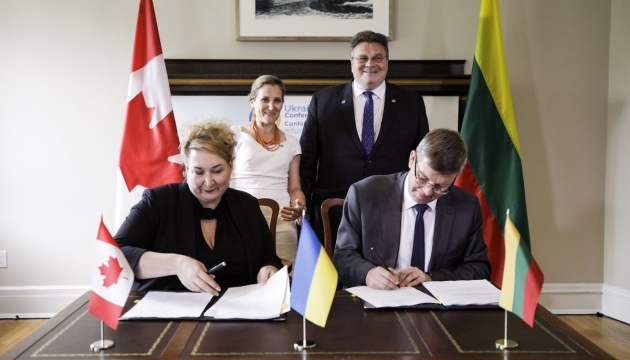 Freeland: Canadá y Lituania ayudarán a restaurar la infraestructura en Ucrania 