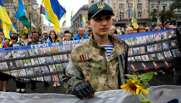 Нужны ли армии парады? А независимый, гражданский парад? Нужны ли армии парады? А независимый, гражданский парад?