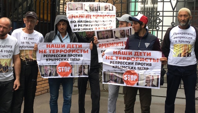露最高裁付近にて約５０名のクリミア・タタール人が拘束　宇外務省は抗議声明を発出