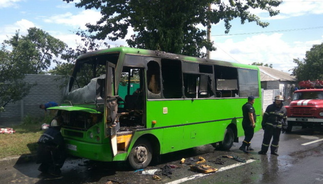 У Харкові під час руху загорівся автобус з пасажирами