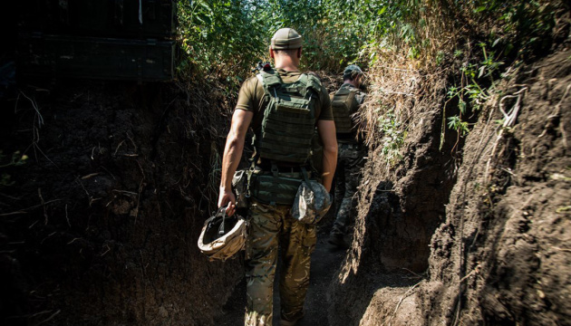 Donbass: les troupes russes déploient des lance-grenades, un militaire ukrainien blessé
