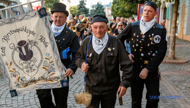 Мукачево влаштує четвертий парад сажотрусів