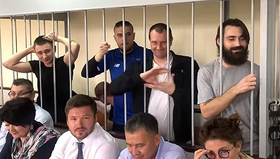 El tribunal ruso ordena extender durante 3 meses la detención de los marineros ucranianos (Vídeo)
