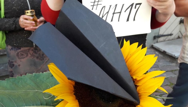 MH17: la communauté internationale exige la justice pour les victimes 