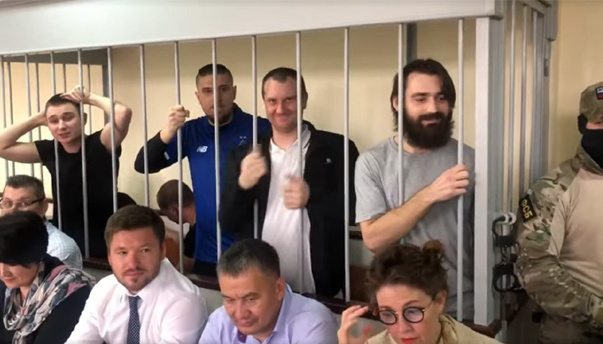 Rosja przedłużyła areszt marynarzy ukraińskich na kolejne 3 miesiące WIDEO