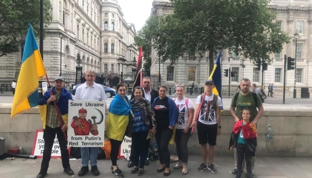 Ukrainians in London honour memory of MH17 crash victims. Photos, video 