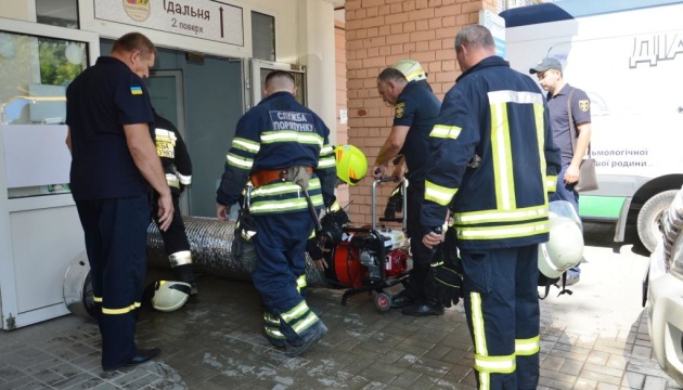 Пожежники ліквідували займання кабелів у лікарні Дніпра