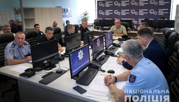 Поліція охороняє всі виборчі дільниці, у регіони прибули загони авіапідтримки