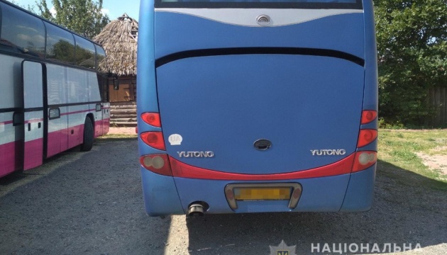 Поліція Харківщини зупинила шість автобусів з “тітушками”