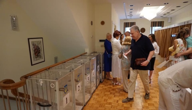 100% des votes comptés dans les bureaux de vote à l'étranger : « Solidarité européenne » en tête 