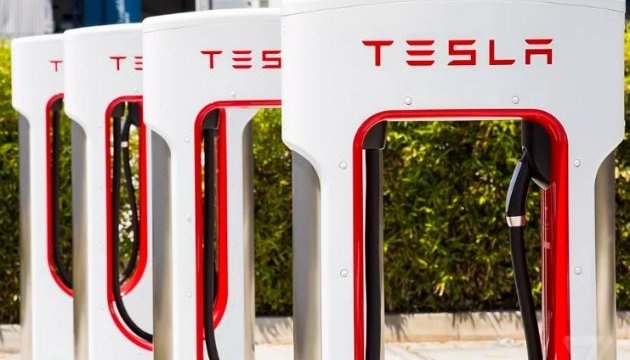 Tesla veut construire un réseau de recharge rapide en Ukraine