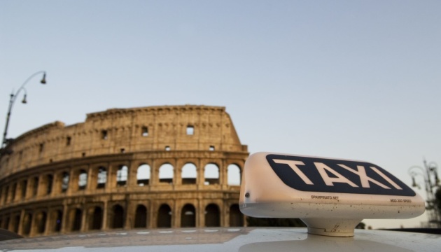 Автобуси, потяги, пороми й таксі: в Італії страйкують транспортники