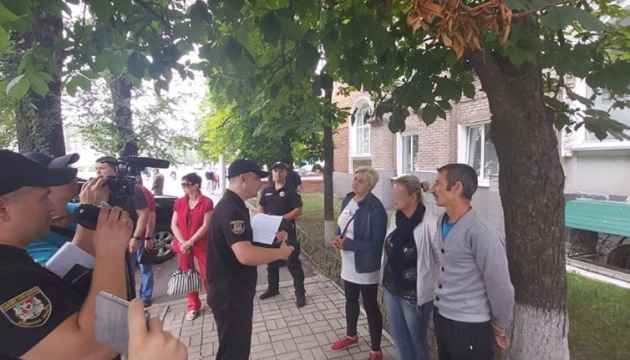 На дільниці у Сєвєродонецьку жінка розпилила газ в обличчя кандидату