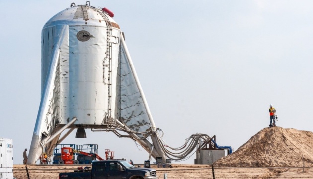 Водонапірні вежі можуть літати: Маск показав успішний тест Starhopper 