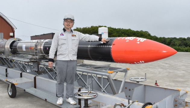 Японська приватна ракета після запуску впала в море