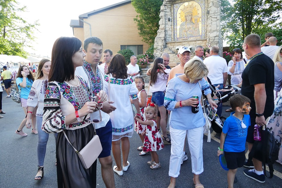 Traditional Ukrainian festival Uketoberfest held in Chicago. Photos, video