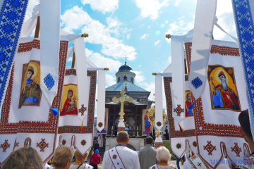 На Тернопільщині перенесли прощу до реліквії Тернового вінка Господнього