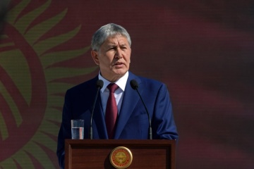 Сторонники освободили экс-президента Кыргызстана и захватили спецназ