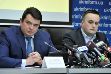 Ситник спростовує допит у ФБР у справі про втручання в американські вибори