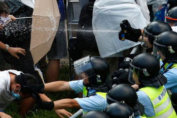 У Гонконгу перед протестами провели рейди: затримали 11 активістів