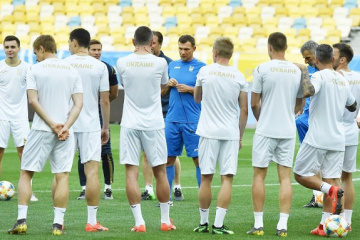 Збірна України з футболу розпочне збір із відкритого тренування на “Олімпійському”