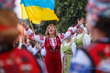 Хода, марш, прапори і вишиванки: як в Україні відсвяткували День Незалежності