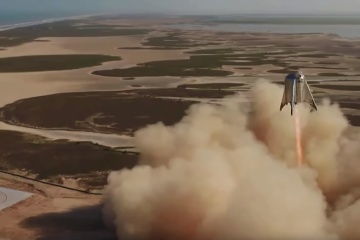 SpaceX протестували прототип футуристичного космічного корабля Starhopper