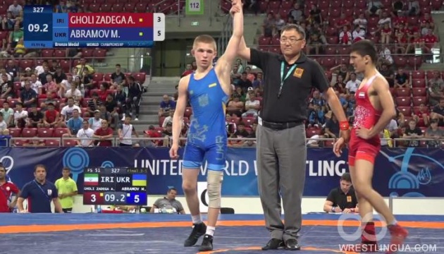 Українські борці вільного стилю виграли 3 