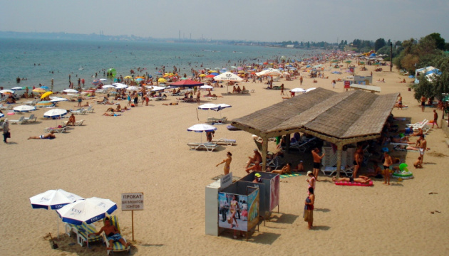 На одному з найбільших пляжів Одеси заборонили купатися