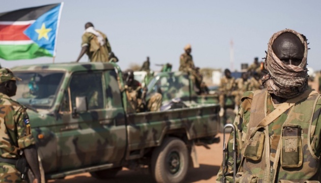В Судані військові та опозиція підписали документ, що тимчасово замінить конституцію