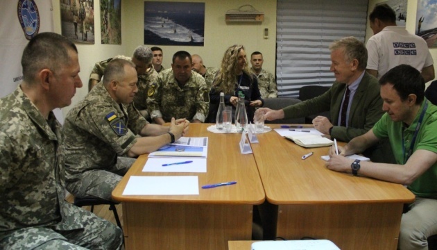 JFO commander meets with OSCE delegation to discuss ceasefire in Donbas