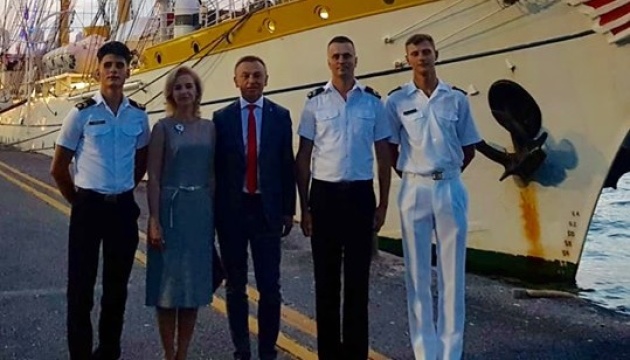 Des cadets ukrainiens effectuent un stage sur un navire de l'OTAN (Photos) Des cadets ukrainiens effectuent un stage sur un navire de l'OTAN (Photos)