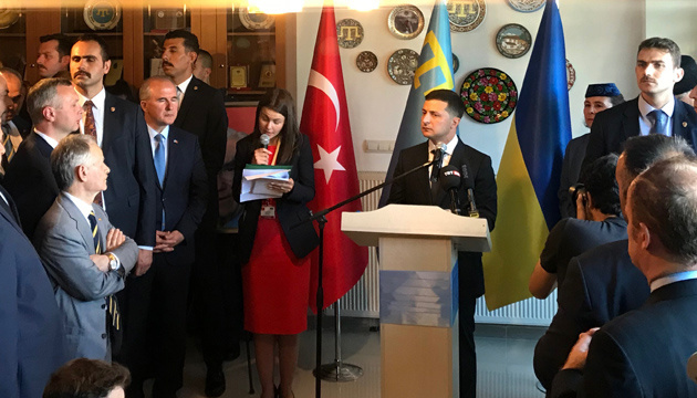 Zelensky promises Crimean Tatars to simplify procedure for visiting Crimea