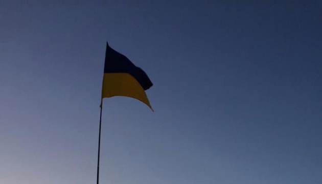 Auf der Krim hissen Patrioten Nationalflagge der Ukraine