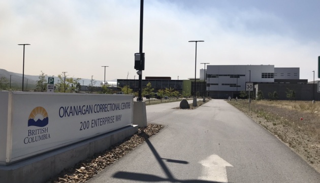 У Канаді через лісову пожежу готують до евакуації в’язницю