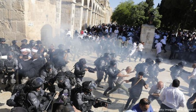 В Ізраїлі палестинці побилися з поліцією, є постраждалі