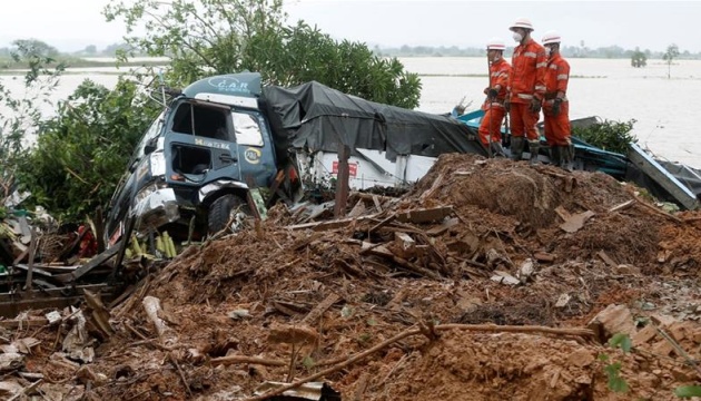 У М'янмі через зсув ґрунту загинули вже понад 60 осіб