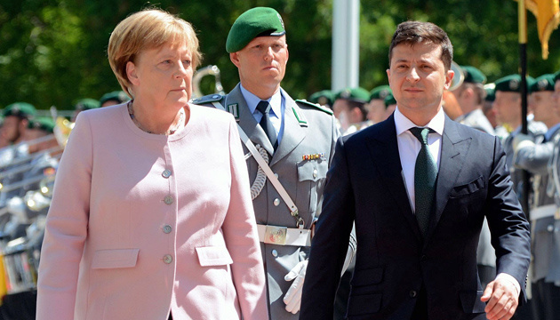 Zelensky, Merkel discuss Russia's possible return to G7