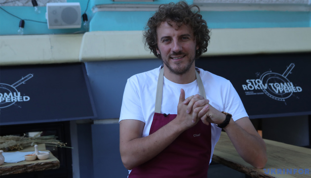 Міноборони запускає проєкт «Готуємо до бою», у межах якого Клопотенко створить збірку рецептів страв для ЗСУ