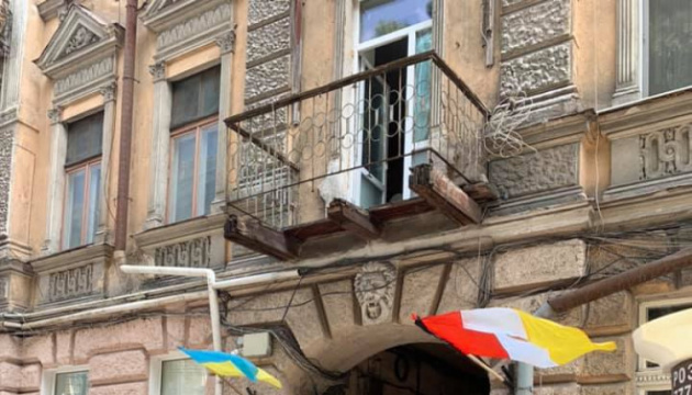 У центрі Одеси обвалився балкон