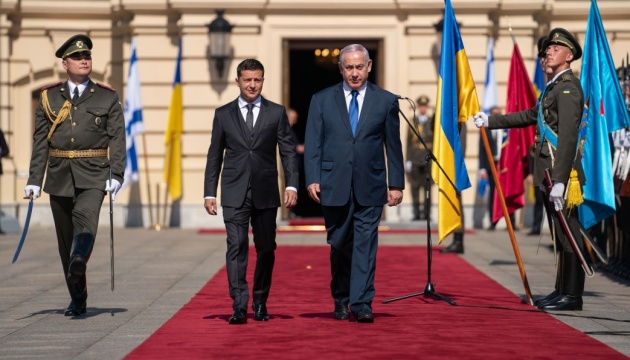 Po raz pierwszy od 20 lat izraelski premier przyleciał na Ukrainę ZDJĘCIA, WIDEO