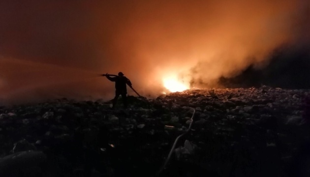 На Черкащині сталися пожежі на двох звалищах