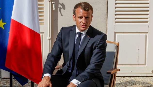 Macron reiterates the need to resume political dialogue with Russia