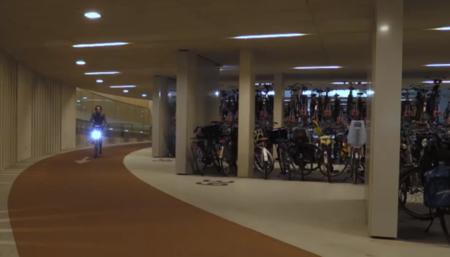 У Нідерландах відкрився найбільший у світі велопаркінг