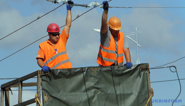 Trolleybus overhead lines dismantled in Sloviansk to protect them from shelling